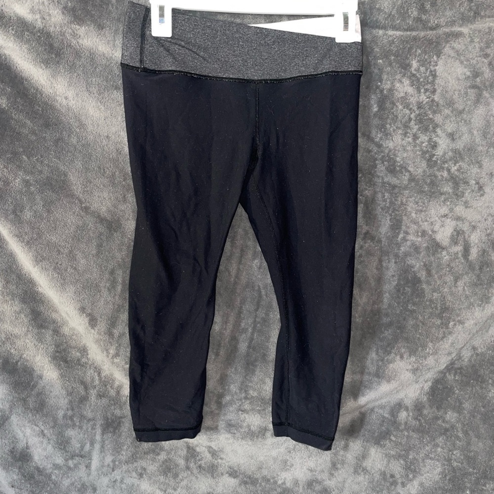 Lululemon Black and Gray Cropped Leggings with Supportive Waistband